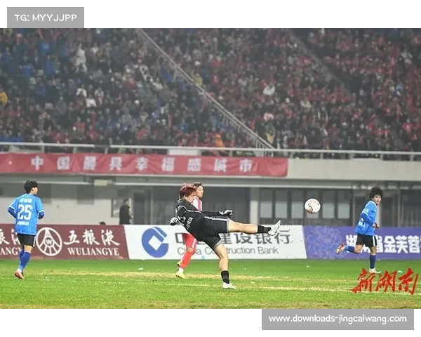 永州队中学生球员张家豪命中关键点球,助球队爆冷晋级 永州队中学生球员张家豪命中关键点球,助球队爆冷晋级